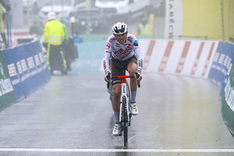 O'Connor superó en los metros finales a Thomas para entrar segundo