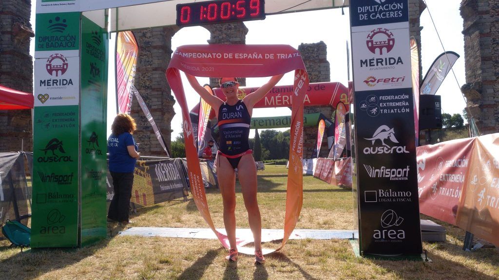 Ander Noain y Laura Durán ganan el Triatlón Ciudad de Mérida, clasificatorio para el Nacional Sprint.