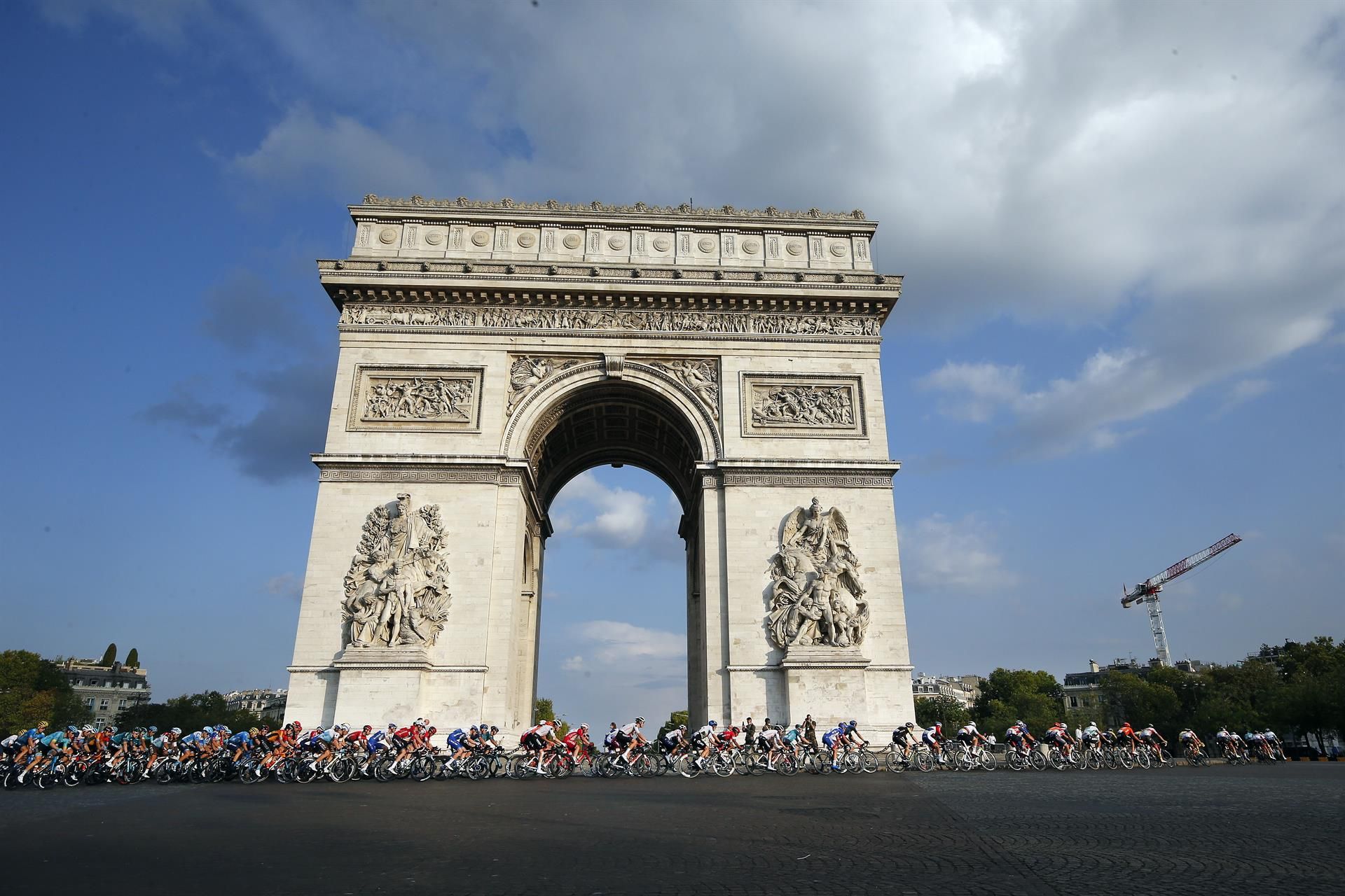 ¿Tienes pensado ir a ver el Tour de Francia? Tendrás que presentar el pasaporte sanitario. ¿Tienes pensado ir a ver el Tour de Francia? Tendrás que presentar el pasaporte sanitario.