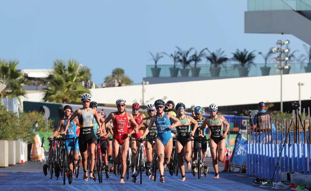 Entrenamientos gratuitos de triatlón para las mujeres en Valencia.