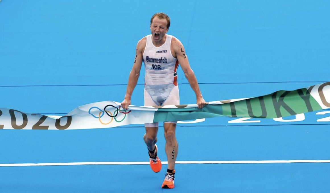 Kristian Blummenfelt se proclamo campeón olímpico de triatlón. Foto efe