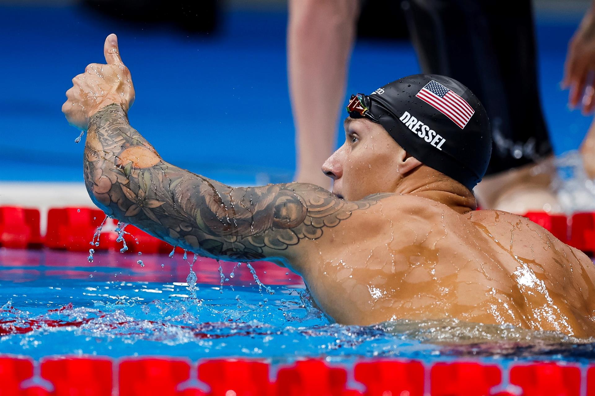 Dressel no podrá alcanzar los seis oros tras la derrota en 4x100 estilos mixto. Dressel no podrá alcanzar los seis oros tras la derrota en 4x100 estilos mixto.