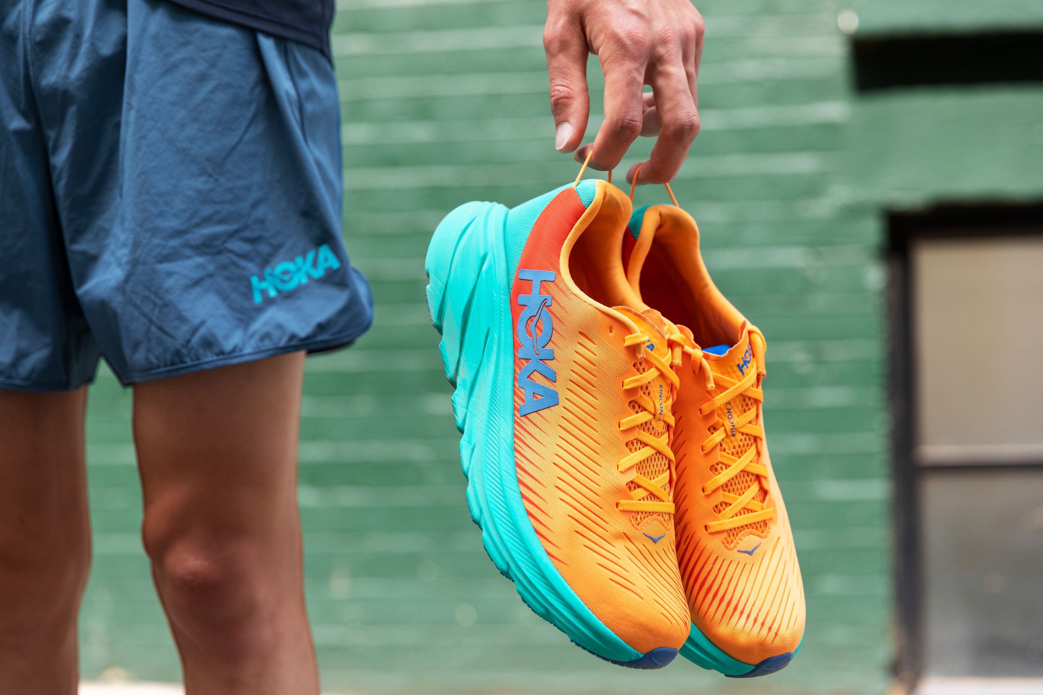 Así es la nueva Rincon 3 de Hoka: apta para competiciones y entrenamientos.