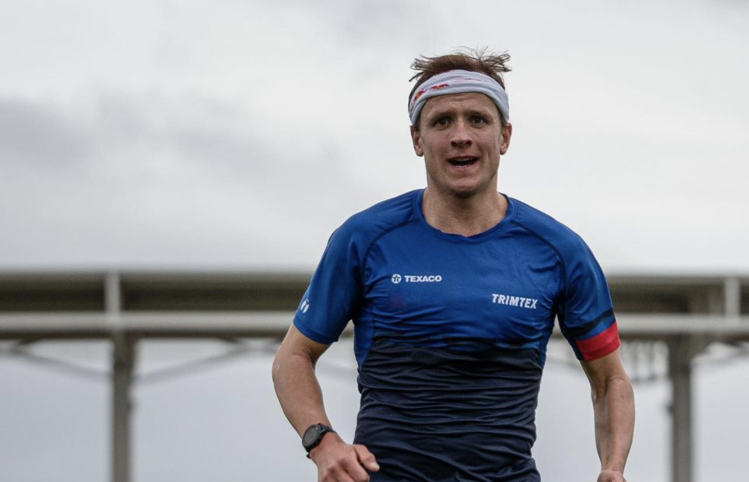 El 'toro' Blummenfelt da miedo para el Mundial 70.3: corre el medio maratón de Bergen a 3:10/km.