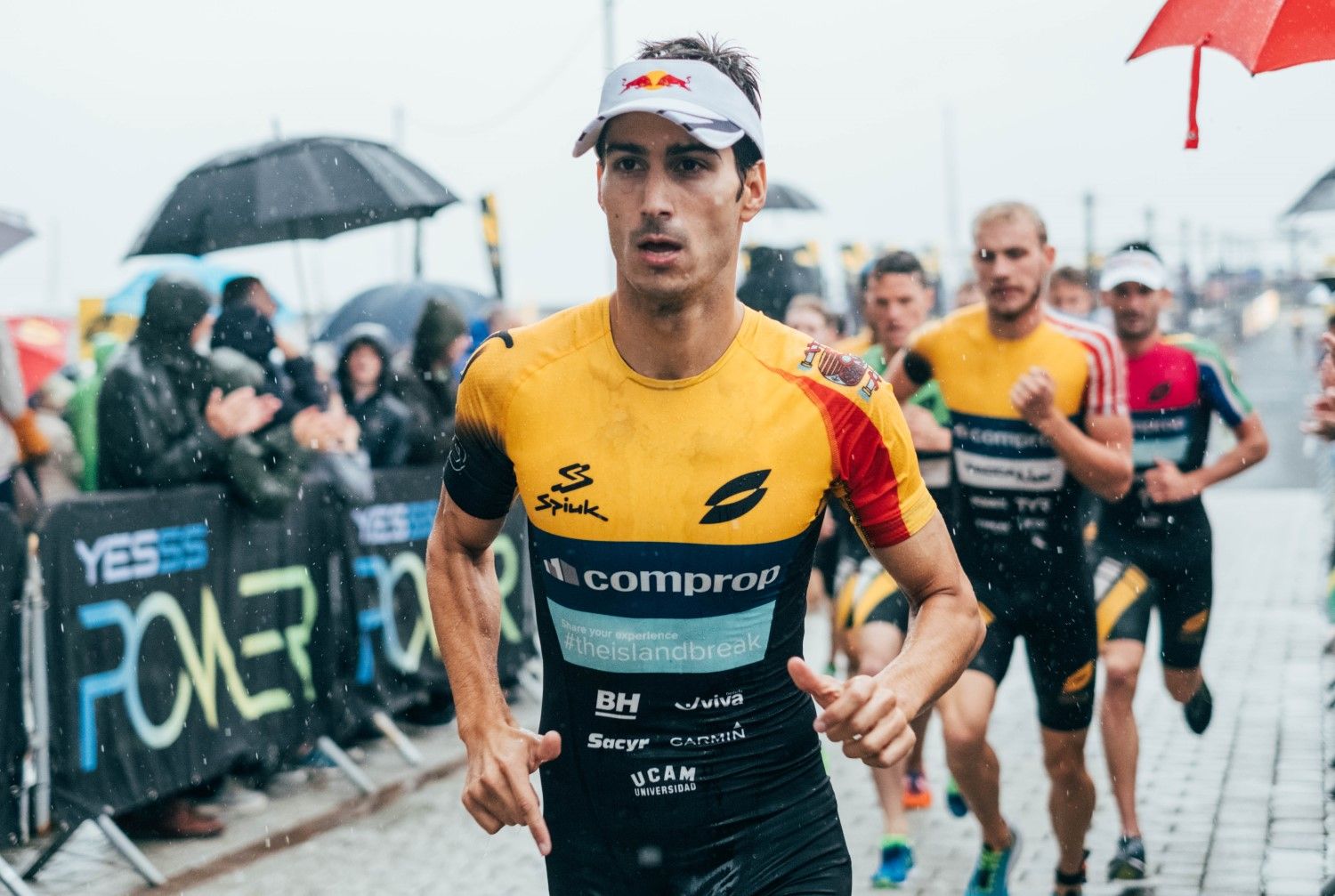 Así entrena Mario Mola para "sufrir" en la Super League Triathlon.