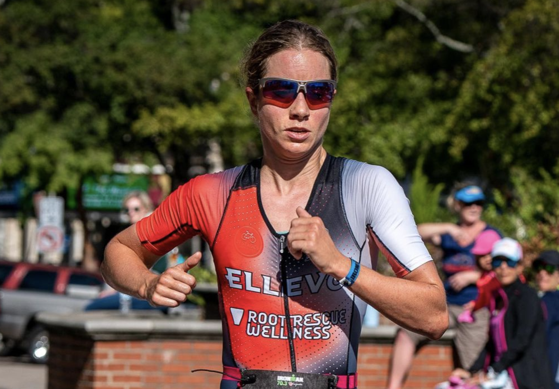 Una triatleta canadiense hace la mejor carrera a pie de todos los tiempos en un medio IRONMAN.