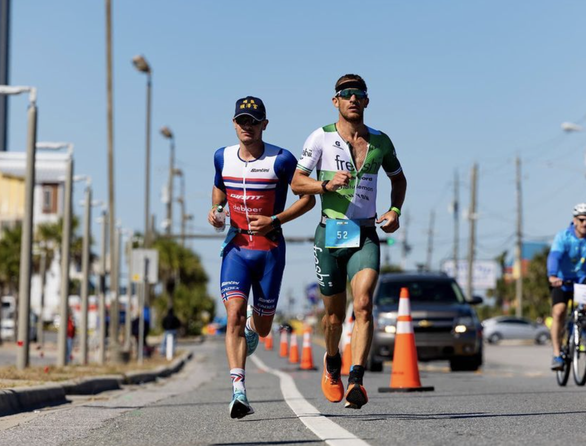 Este tipo fue gimiendo los primeros 16 km... pensaba que se iba a caer en 2 segundos