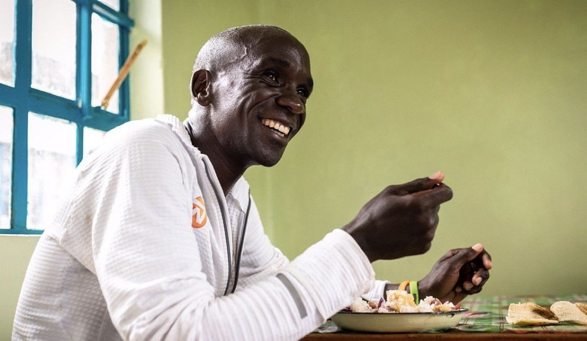 Eliud Kipchoge durante un almuerzo previo al INEOS 1 59 Challenge | NN Running Team