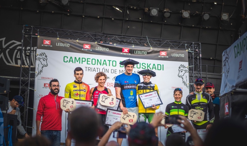 La triatleta rescatada en helicóptero en el XTERRA Legutio ya está en casa