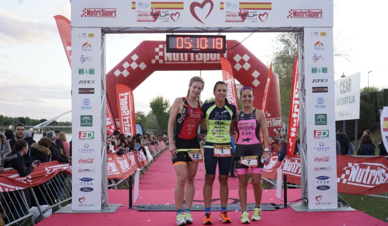 Pello Osoro y María Pujol se imponen en el Half Triatlón de Sevilla 