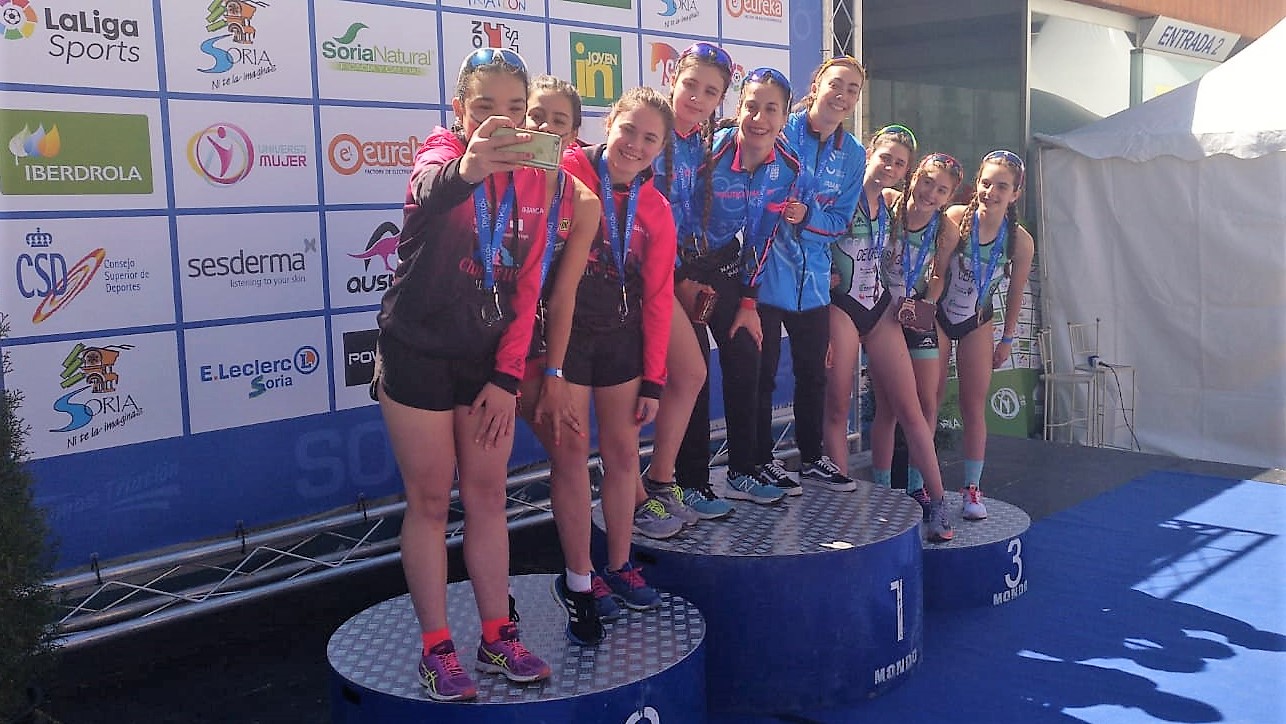 Irene Loizate y Antonio Benito, campeones de España de Duatlón