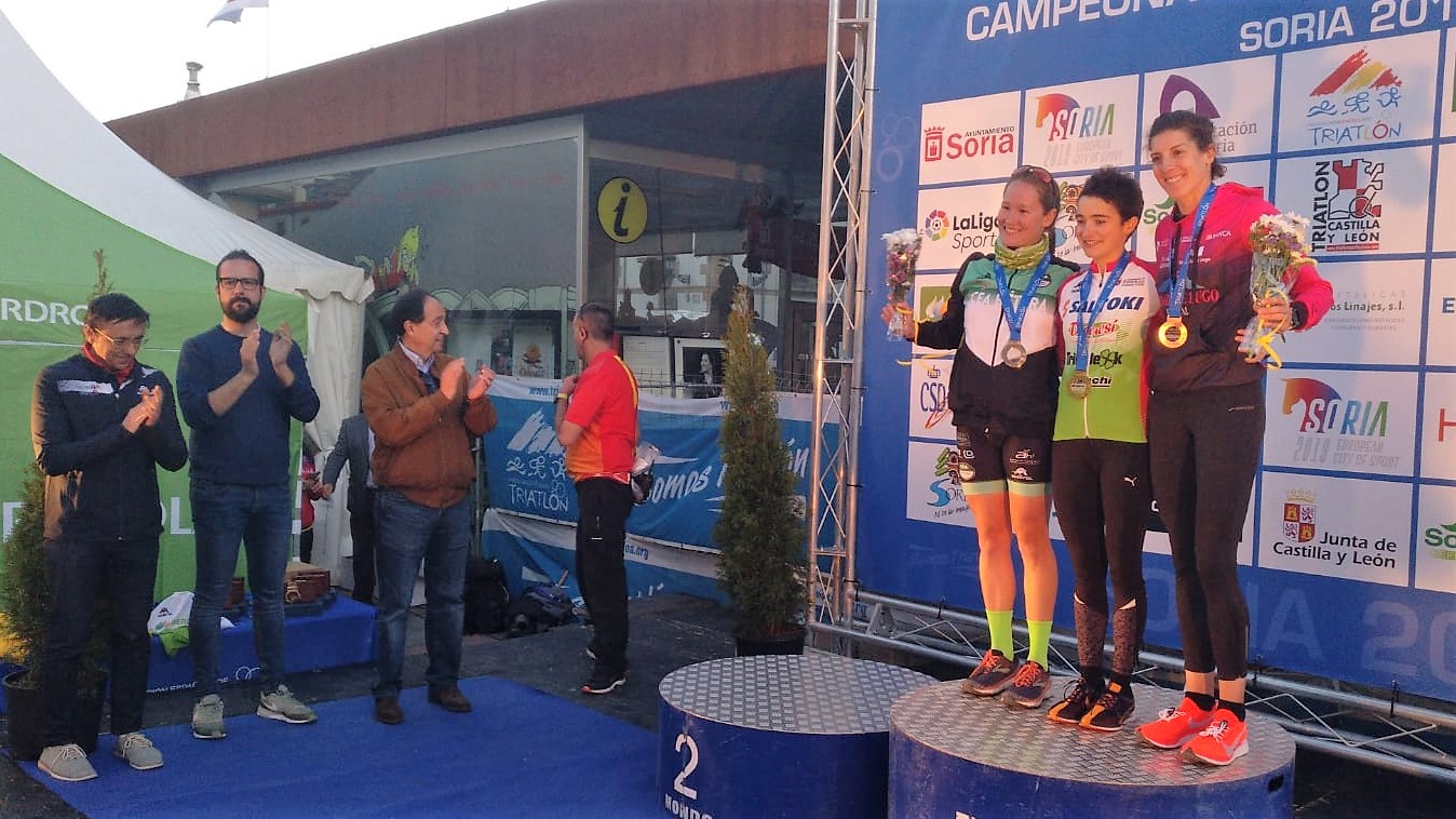 Irene Loizate y Antonio Benito, campeones de España de Duatlón