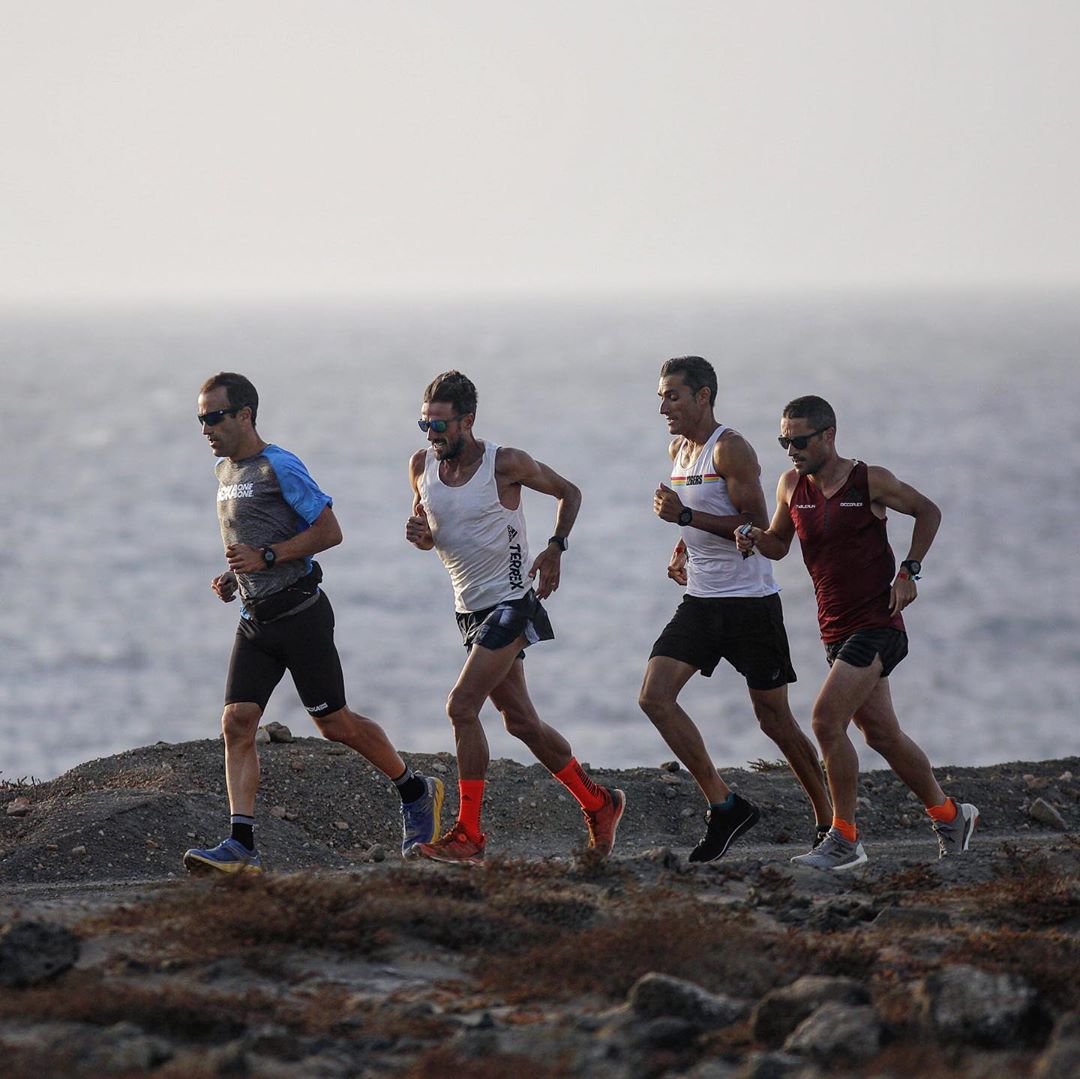 Eneko Llanos afina para Kona con Chema Martínez